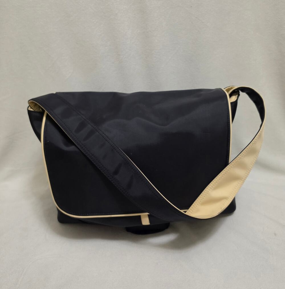 Medela Pump In Style Advanced Metro Bag BreastPump Tote Black Cream Canvas Nylon